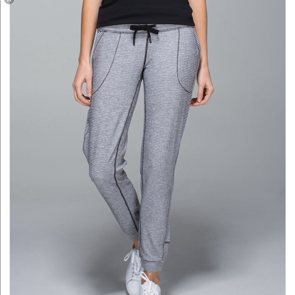 lululemon athletica Pants - Lululemon baserunner 6